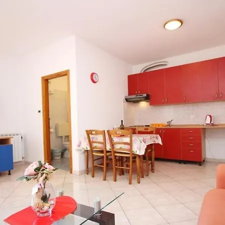 Apartment In Mit Eigenem Balkon - B59575 *
