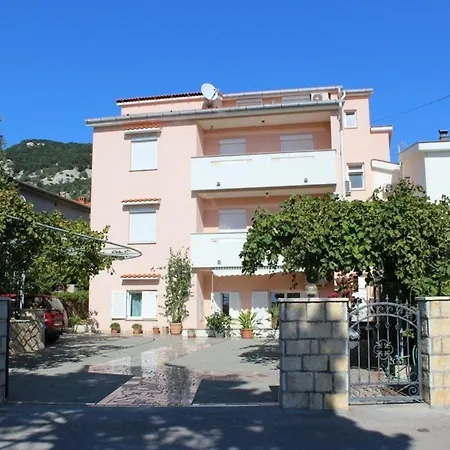 Apartment In Mit Eigenem Balkon - B59575